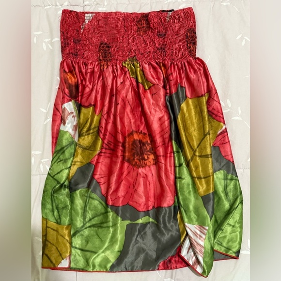 Double Zero Strapless Elastic Top/Dress Satin Floral Red and Green Skirt - Picture 1 of 2